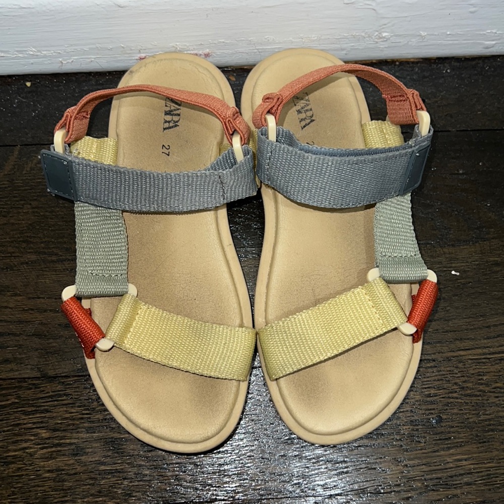 Cute Zara unisex sandals size euro 27
